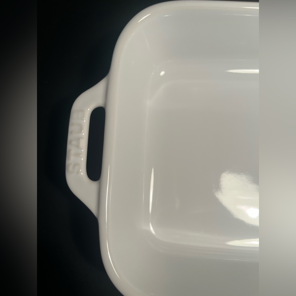 STAUB white bakeware dish ! - Picture 2 of 5